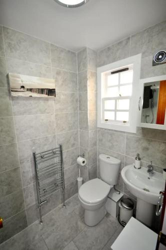 Ένα μπάνιο στο Harbour View - apartment near Anstruther harbour