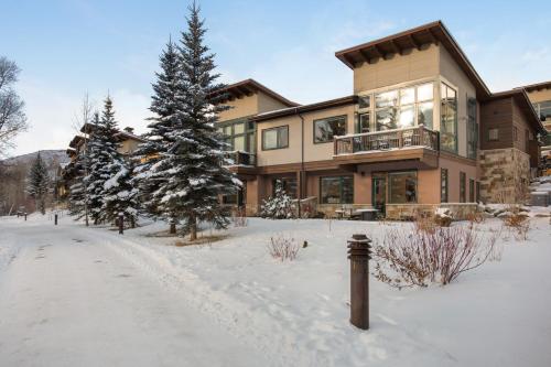 3 Riverfront Townhouse