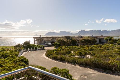 Gallery image of Hermanus Beach House at CShine in Hermanus