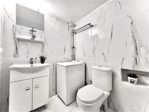 Odyseia Apts I at the center of the City & Old Town