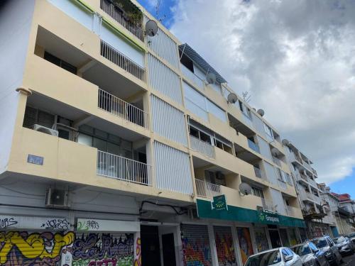 Bangunan di mana terletaknya apartmen