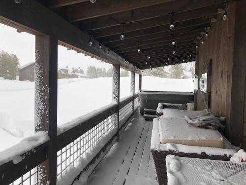Gallery image of Hot Tub, Grill, Yellowstone in Rea