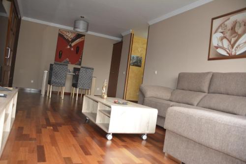 Χώρος καθιστικού στο Apartamento complejo residencial