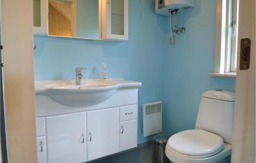 Kúpeľňa v ubytovaní Stunning Home In Grindsted With Kitchen