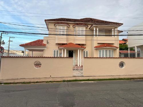 a house on the side of a street at Hostel dos Poetas in São Luís