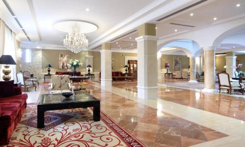 Lobbyen eller receptionen på Hotel Cándido