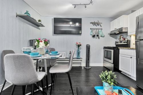 2BR Apartment- with Rooftop Terrace access!