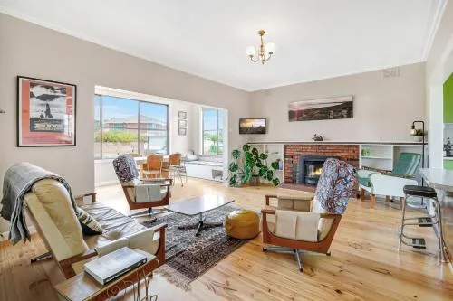 A Wave from it All picture