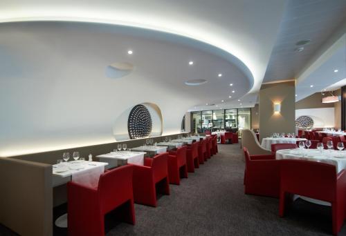 Restorāns vai citas vietas, kur ieturēt maltīti, naktsmītnē Mercure Villefranche en Beaujolais