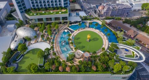 an overhead view of a park in a city at Grande Centre Point Pattaya in Pattaya Central