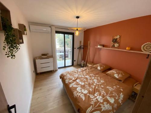 f2 4 pers 5min commerce plages