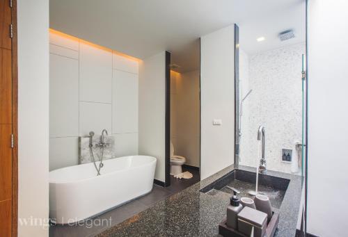 Koupelna v ubytování One Bedroom Wings Pool Villa