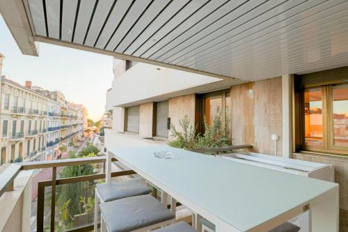 Bright Apartment in Heart of Cannes