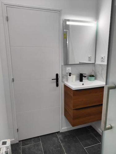 Koupelna v ubytování Charmant appartement hyper centre métro gare
