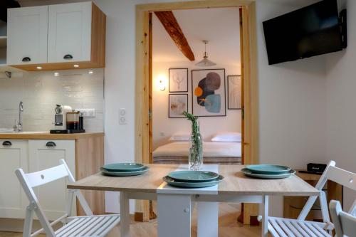 Luxurious & calm flat in heart of Old Antibes