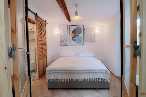 Luxurious & calm flat in heart of Old Antibes