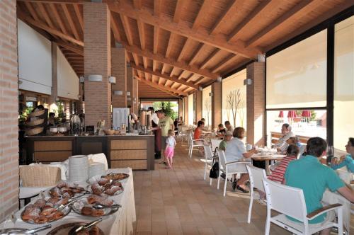 Nhà hàng/khu ăn uống khác tại Green Village Eco Resort