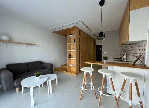 A kitchen or kitchenette at Flower house 5