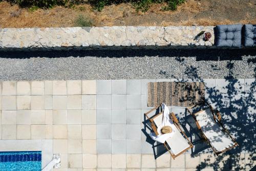 Kolam renang di atau dekat dengan Evgoro Luxury Suites