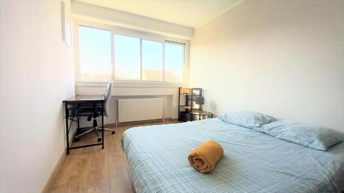 Zdjęcie z galerii obiektu Magnifique cocon - Métro A République - 2 belles chambres avec dressings - WIFI gratuit - Netflix - Au calme absolu - Lumineux - Jardin arboré partagé dans la résidence w mieście Villeurbanne