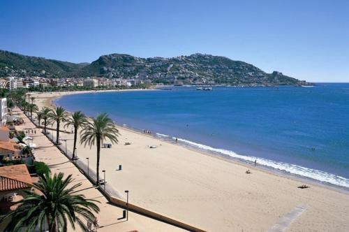 Appartement moderne première ligne de mer Santa
