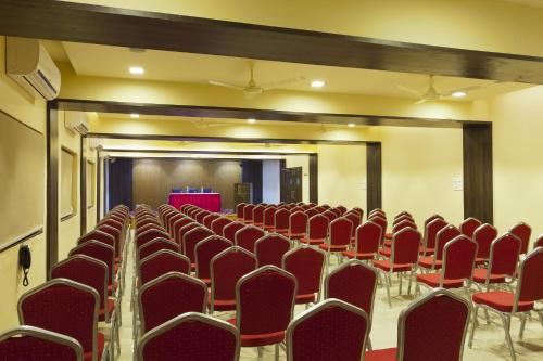 Kawasan bisnes dan/atau bilik persidangan di Hotel Atria, Kolhapur