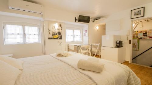 Alfama Heart for two Apartment