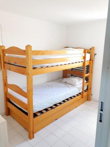 Photo de la galerie de l'établissement AMOUREVA Joli T3 vue mer piscine Cap d Agde, au Cap d'Agde