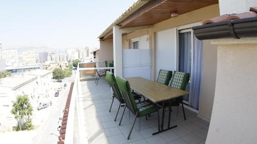 Inviting Apartment 14 sleeps 3 guests