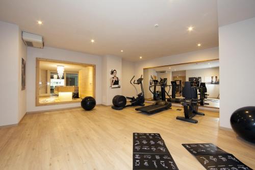 Γυμναστήριο ή/και όργανα γυμναστικής στο Aparthotel Wellness Villa di Bosco