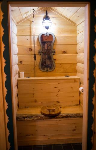 Φωτογραφία από το άλμπουμ του Log Country Inn Bed and Breakfast of Ithaca σε Spencer