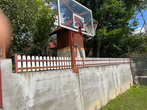 Φωτογραφία από το άλμπουμ του Domacinstvo Ilici ,Gunjaci σε Valjevo