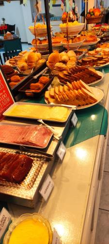 Makanan di atau berdekatan hotel