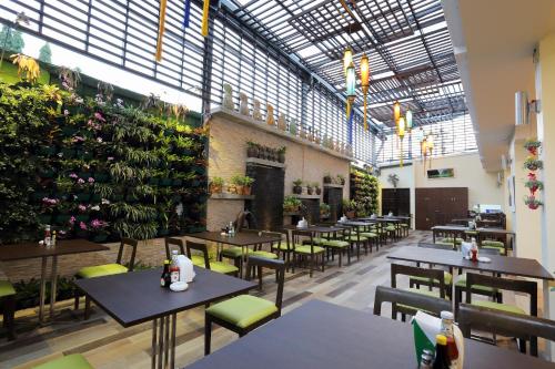 Restaurace v ubytování ON Hotel Phuket - SHA