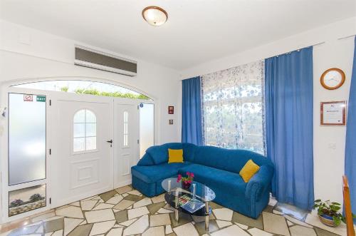 Holiday Home Mladen – Photos 4