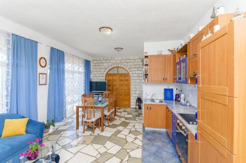 Holiday Home Mladen – Photos 5