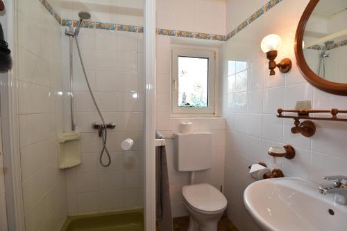 Un baño de PM-APART Ries Rosina