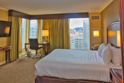 Wyndham Grand Pittsburgh Image
