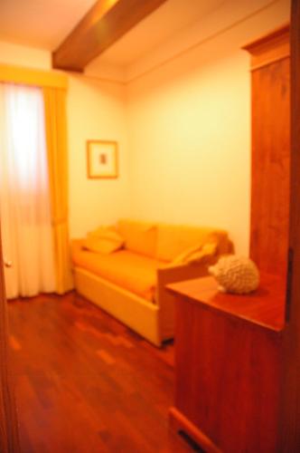 Ein Sitzbereich in der Unterkunft Hotel Rutiliano