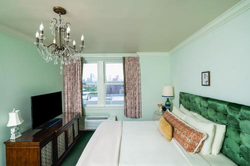 Televisyen dan/atau pusat hiburan di The Pontchartrain Hotel