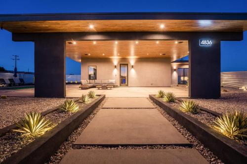Desert Escape- w Pool & Spa – Photos 2