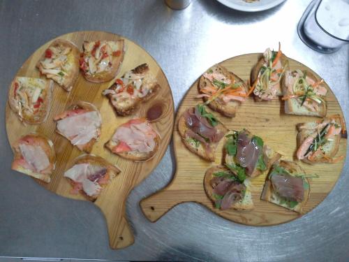 Makanan di atau berdekatan hotel