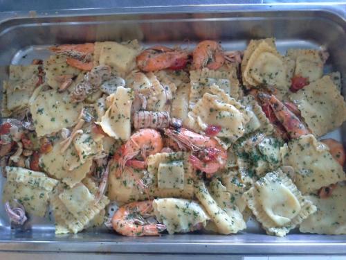 Makanan di atau berdekatan hotel