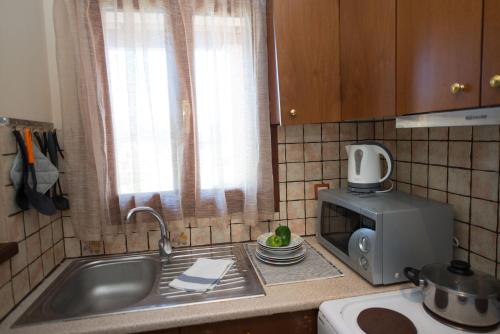 Dapur atau dapur kecil di Erikousa Villas by CorfuEscapes
