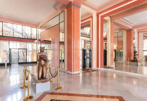 PALACE ROOM CROISETTE
