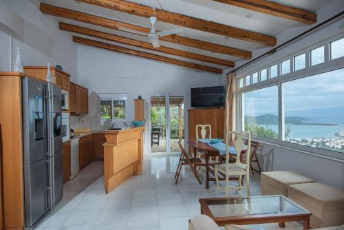 Fotografie z fotogalerie ubytování Spacious Villa in Kato Pine with Sea View and Private Pool. v destinaci Elounda