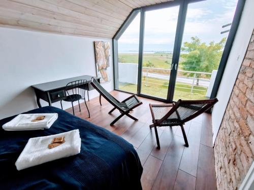 Χώρος καθιστικού στο House of Freedom with Sea view sauna and jacuzzi