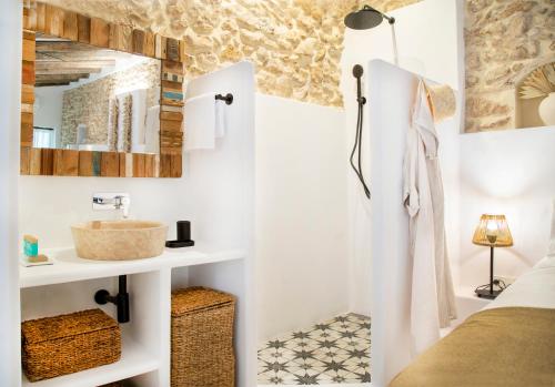 Koupelna v ubytování Villa Marineta - Apartamento con encanto en el puerto de Dénia - MyM Mediterranean Houses