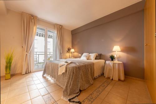 A bed or beds in a room at ARAGON PREMIUM ARYSAL