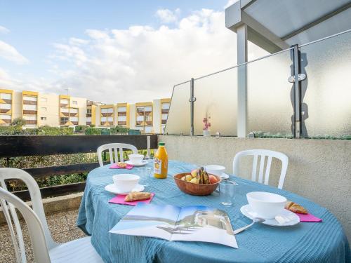 Apartment Los Amigos-4 by Interhome